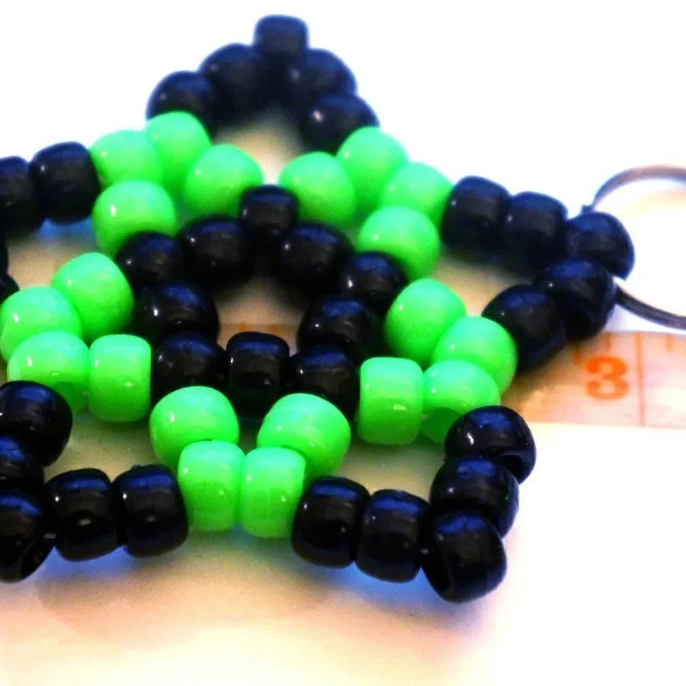 Handmade Green Black Stretchy Kandi Star Keychain